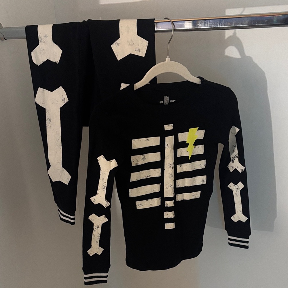 Gymboree Black and White Skeleton Pajama Set